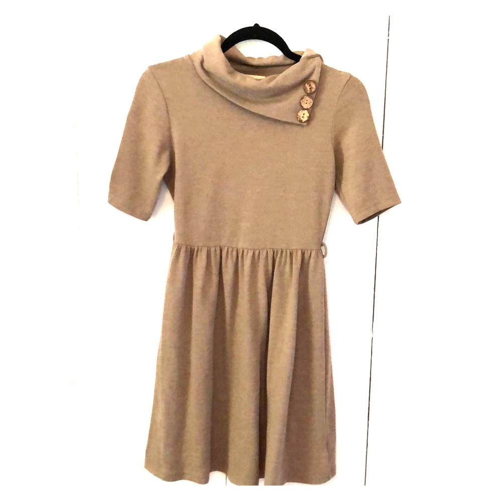 Brown dress
